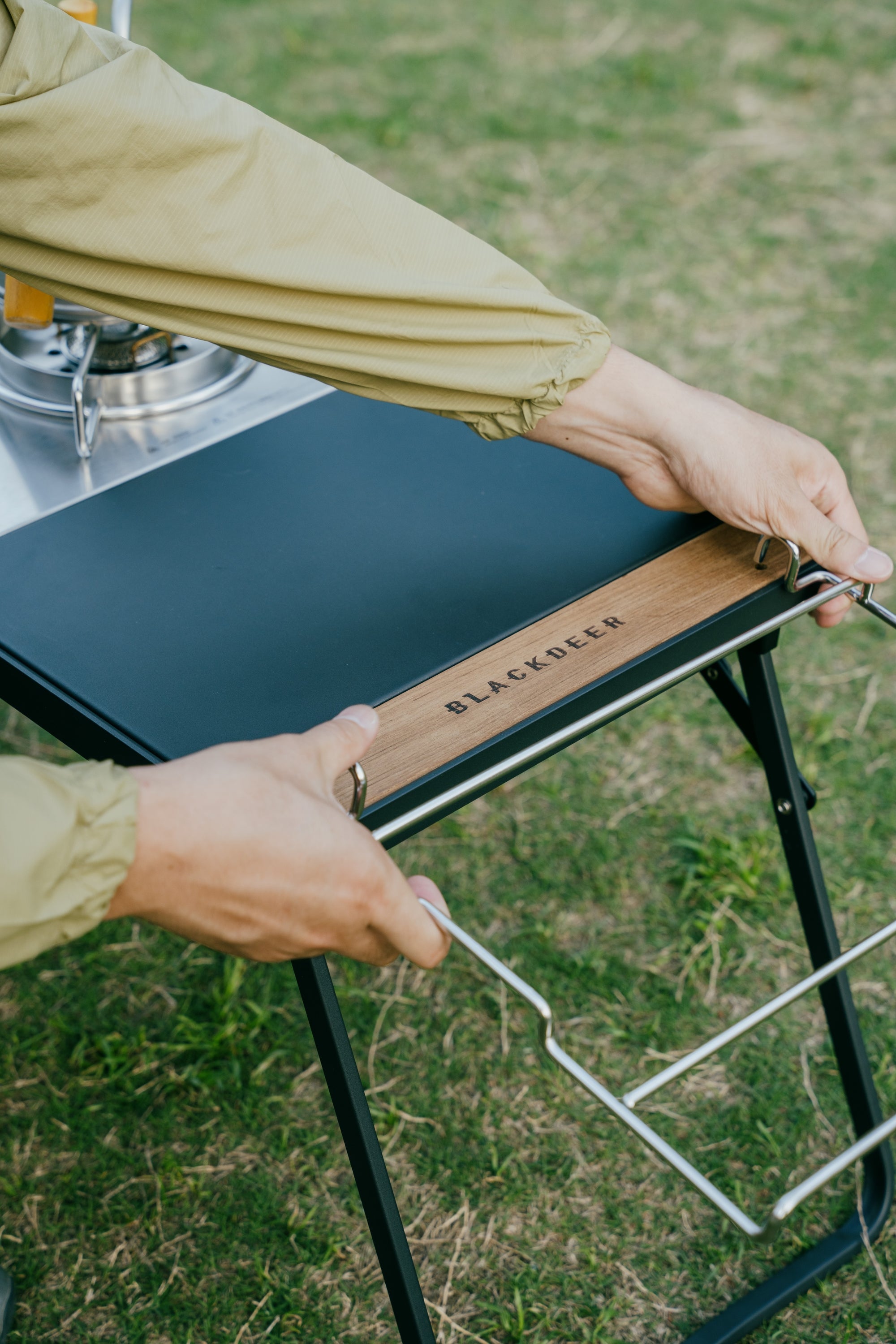 Traveler-IGT Desktop Extension Stand